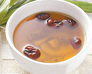 冬日暖饮，护肝有道 猕猴桃红枣茶的养生智慧